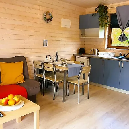 Kolorowe 山林小屋 *